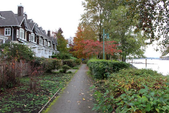 Cycle Fraser River Bike Path