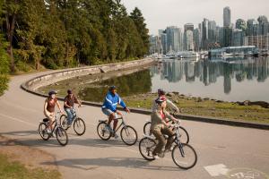 Biking the Stanley Park Seawall - Image Courtesy of Tourism Vancouver