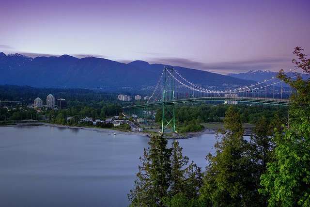 Lion's Gate bridge at dusk