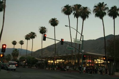 ��һ���^�������DƬ
 ============== 
�ؙ��� down town Palm Spring
